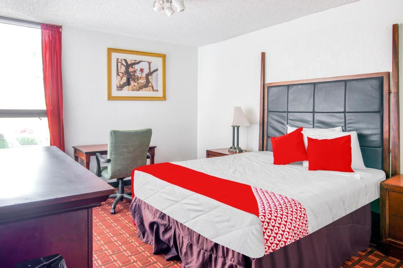 מלון Oyo Townhouse Houston George Bush Intercontinental מראה חיצוני תמונה