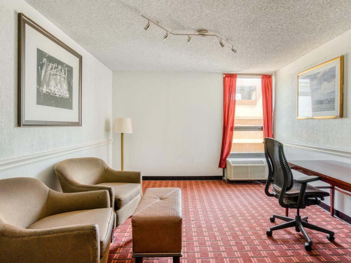 מלון Oyo Townhouse Houston George Bush Intercontinental מראה חיצוני תמונה